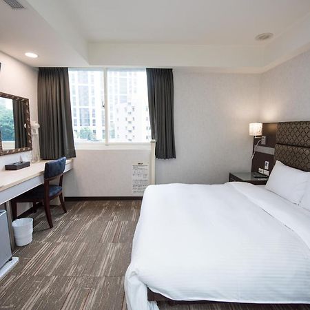 Junli Hotel Banciao المظهر الخارجي الصورة